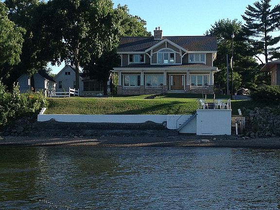 Boaters' view from the river