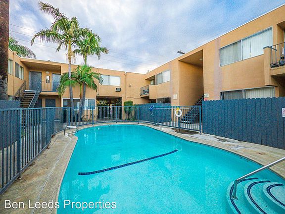 3rd image of 20951 Roscoe Blvd #14