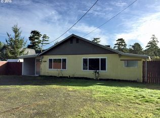 1120 Rhododendron Dr, Florence, OR 97439