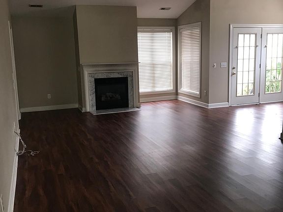 4th image of 102 Millet Dr