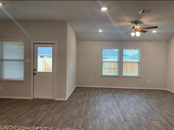 5th image of 2416 Wood St