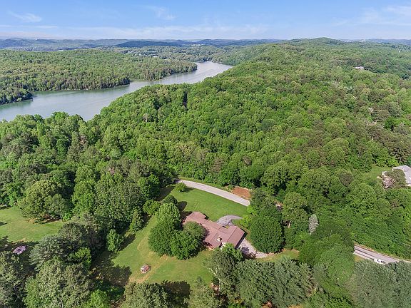 2nd image of 2709 Pine Hill Dr
