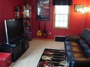 7 Stone St, Middleboro, MA 02346