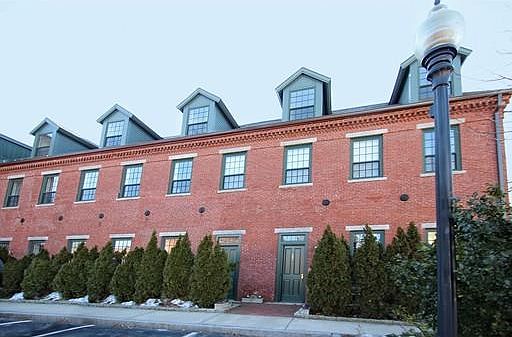 2nd image of 25 Pond St Unit 102