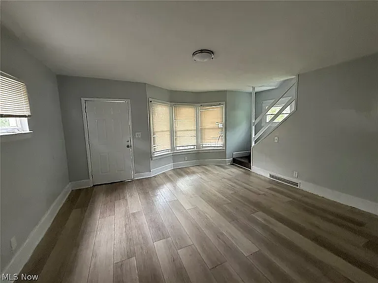 8205 Force Ave — Photo 2
