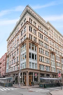 5th image of 9 Barrow St APT 3J