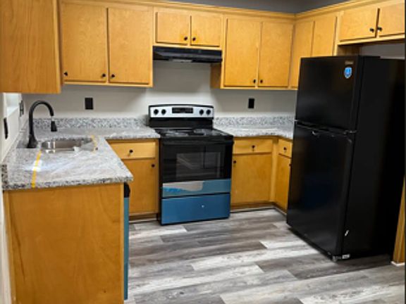 5th image of 4782 Victoria Dr