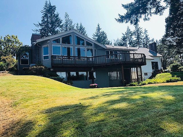 1st image of 330 E Island Lake Dr