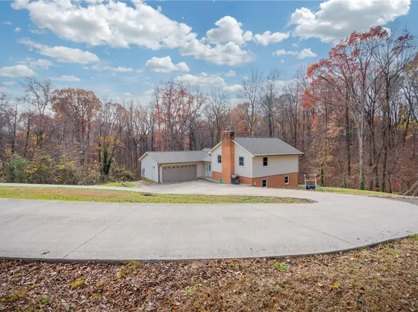 160 Overlook Dr, Thomasville, NC 27360