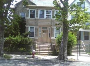 112-116 Wegman Pkwy, Jersey City, NJ 07305