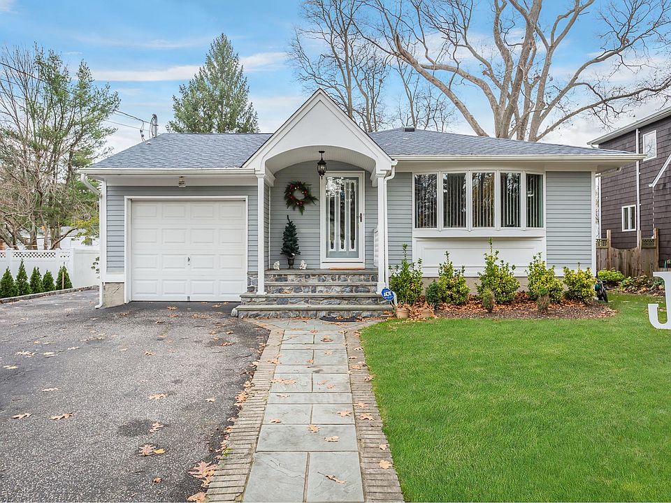 1st image of 22 Kalmia St