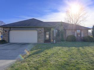 404 E Chet Atkins Ct, Nixa, MO 65714