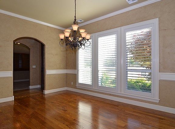 Formal dining room overlooks front yard