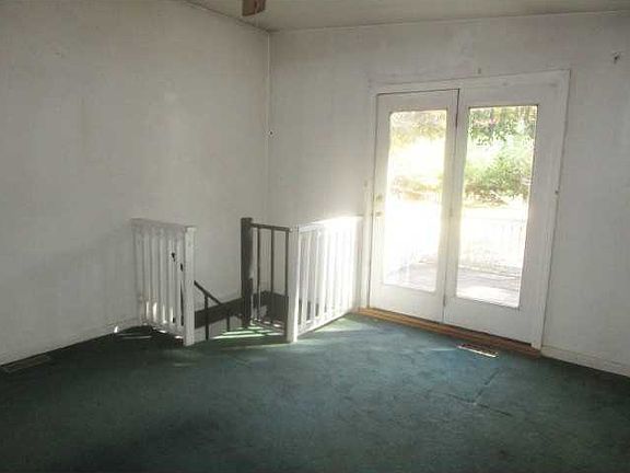 3rd image of 299 Perry Hill Rd