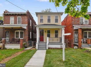 922 44th St NE, Washington, DC 20019