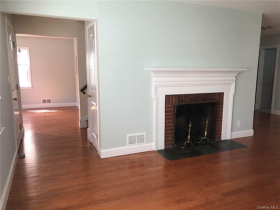 3rd image of 53 Lee Ave