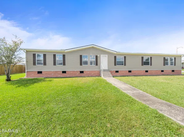 204 Crosswinds Dr, Youngsville, LA 70592