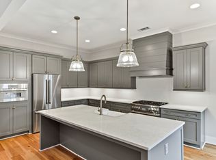 1860 Commons Cir, Brookhaven, GA 30341