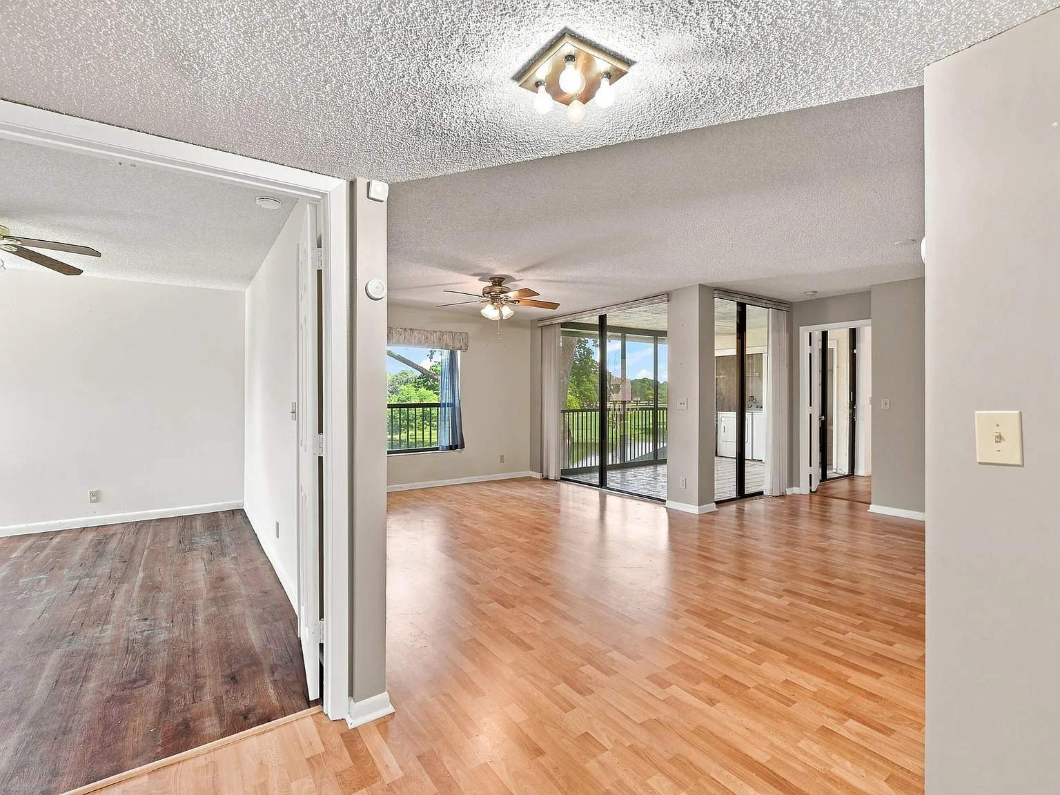 2 bed, 2.0 bath, 978 sqft, $2,150 — Photo 2