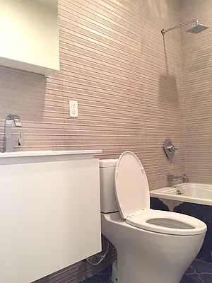 Rented by P Management | media 40