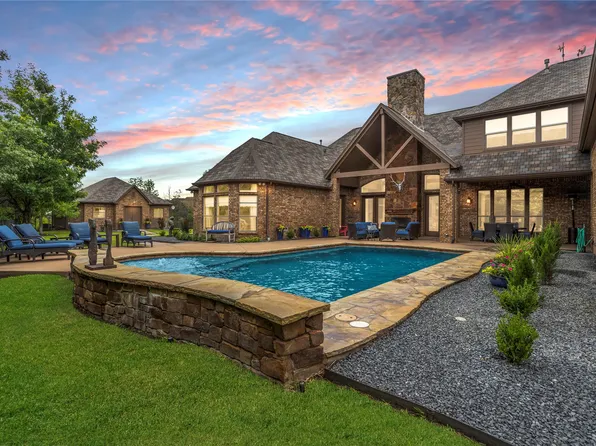 152 Silver Valley Ln, Fort Worth, TX 76108