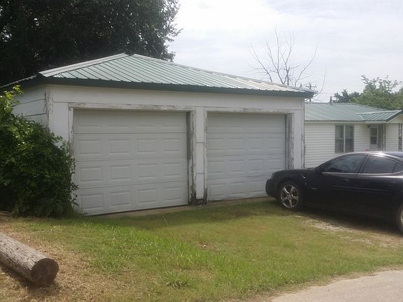 3rd image of 1112 Ayers Street