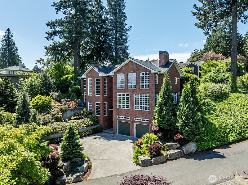 2nd image of 6681 NE Windermere Road