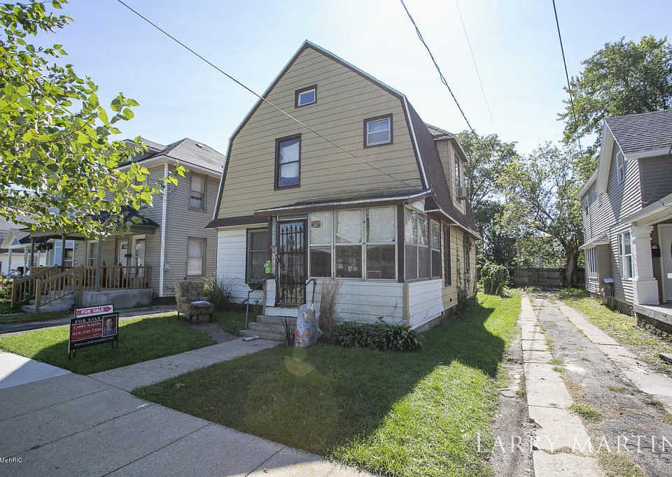 1st image of 42 La Belle St SE