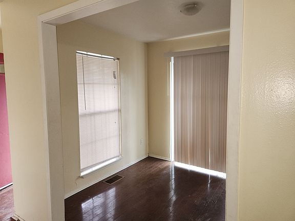 4th image of 632 Normal Park Dr #A