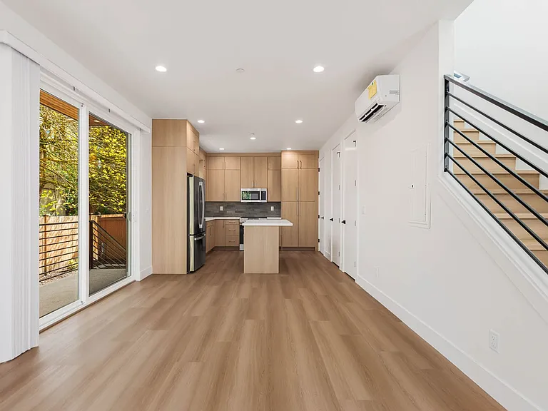 106 6th St S — Photo 5