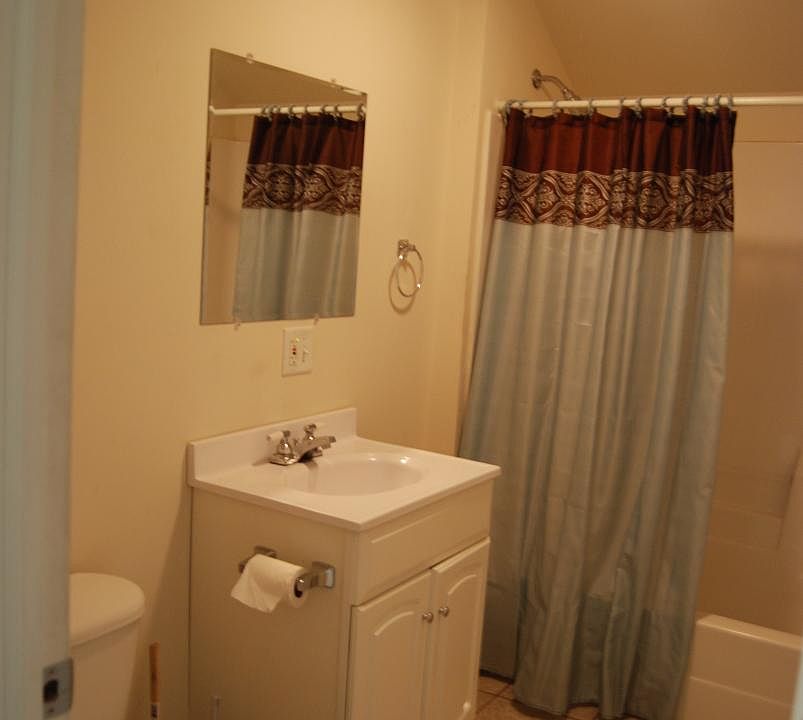2nd image of 1508 W Madison St APT 3