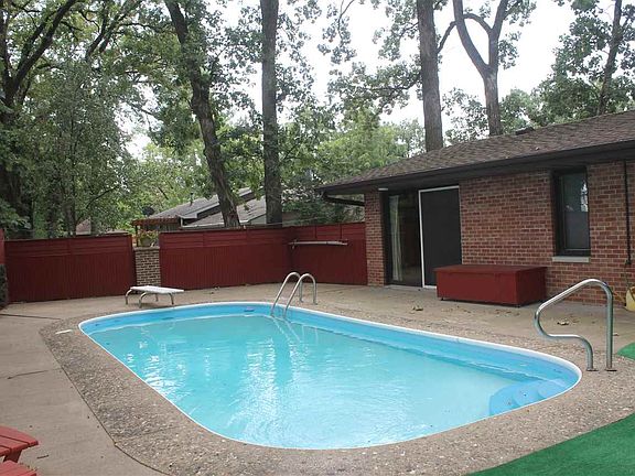 4th image of 124 Woodland Dr