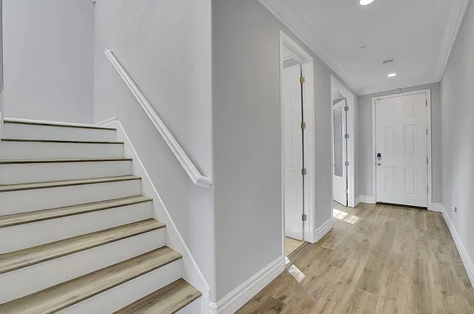 5 bed, 2345 sqft, $3,750 — Photo 4
