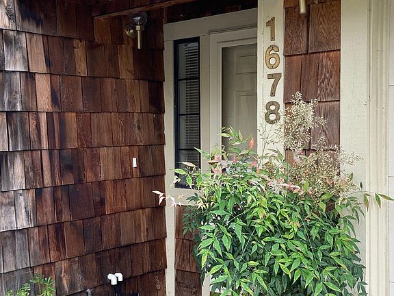 2nd image of 1678 Creekview Ct