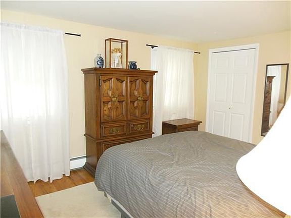 Master Bedroom Alternate View