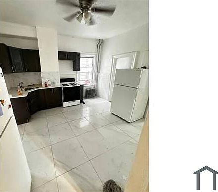 2nd image of 3018 Olinville Ave