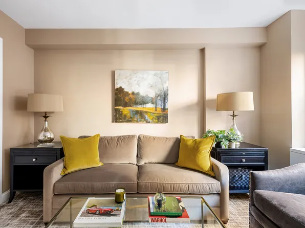 2 Tudor City Place image 9 of 11