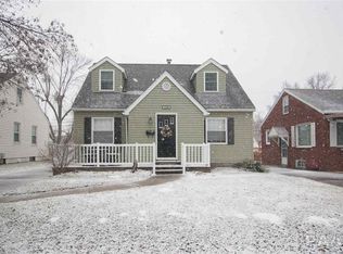 1328 W Circle Rd, Peoria, IL 61604