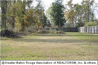 1st image of 19 Twin Oaks Dr
