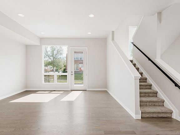 4th image of 1218 E Asbury Ave