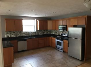 118 S 4th St APT 201, Springfield, IL 62704