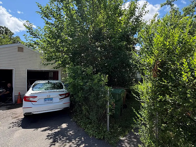 714 Chandler Ave — Photo 10