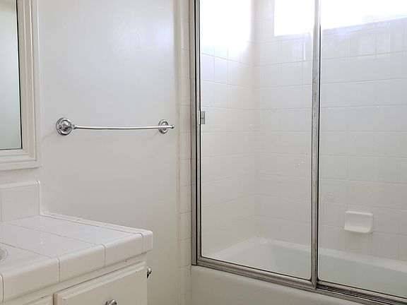 4th image of 1023 Ocean Park Blvd #18
