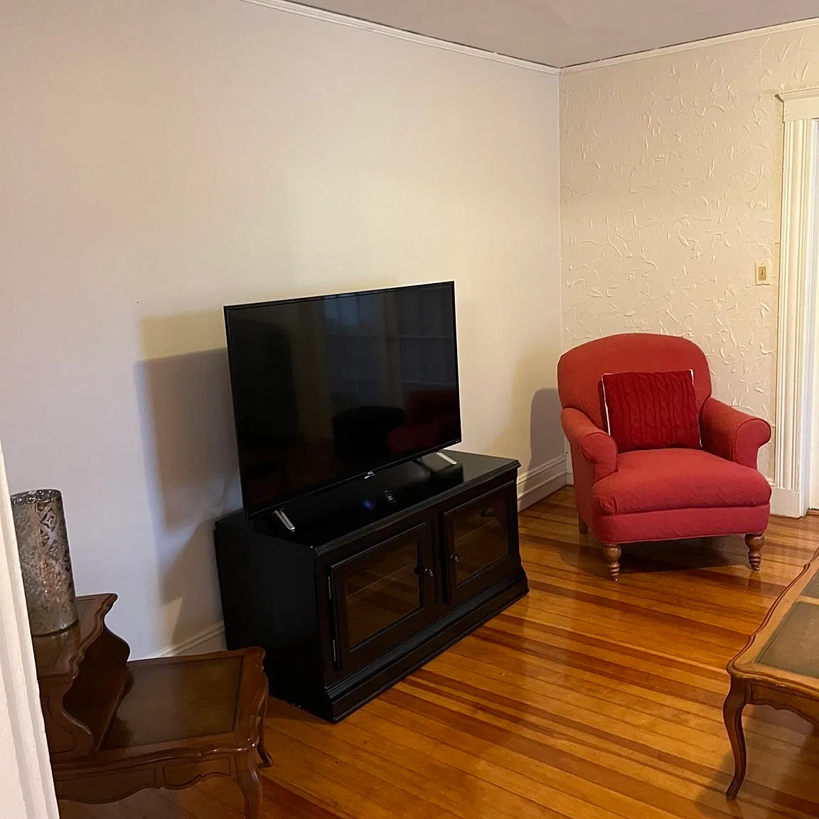 2 bed, 1.0 bath, 1250 sqft, $2,800 — Photo 1