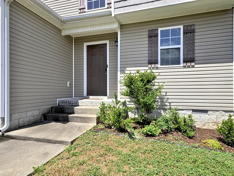 1212 Morstead Dr — Photo 3