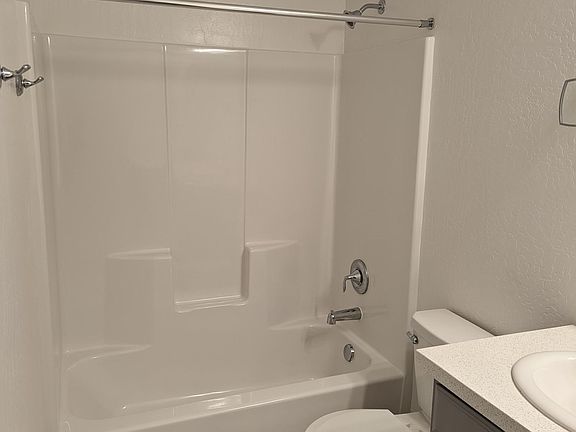 5th image of 2707 N Arroyo Ave