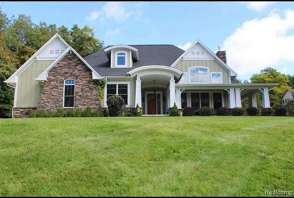 9328 Grand Summit Dr photo 1