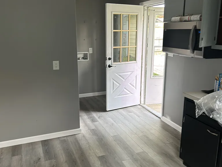 1230 Vance Ave — Photo 4