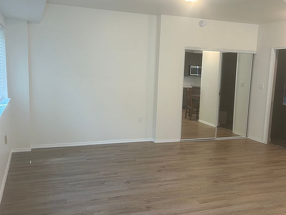 4th image of 2831 Bellevue Way SE