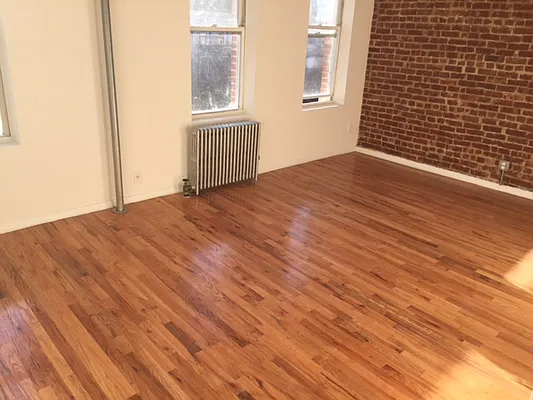 Rented by PMG Real Estate  | media 23